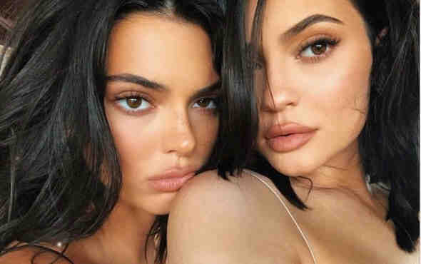 Çocuklarını okula göndermeyen ünlüler! Türkiye’de bakın kim var